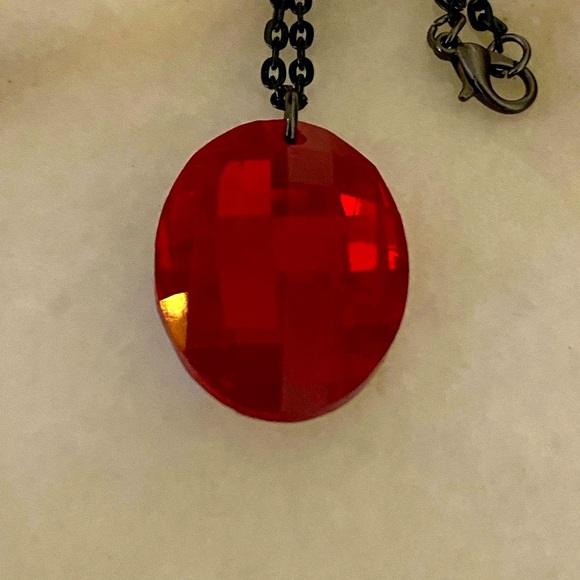 Elegant Red and gold tone Pendant with black chain goth Necklace - Picture 7 of 13